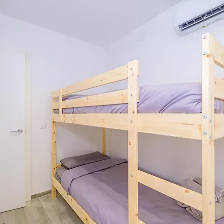 8 Pers, Equipped, 1 Min Playa Del Cura - 27b