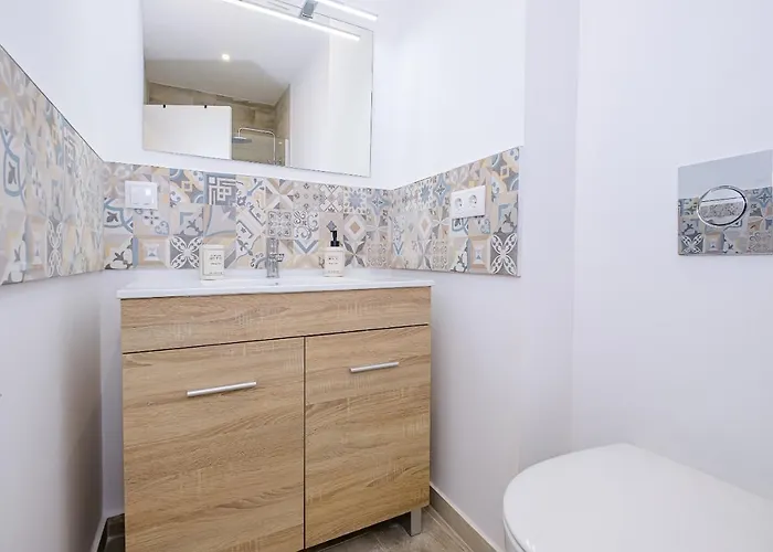 8 Pers, Equipped, 1 Min Playa Del Cura - 27b