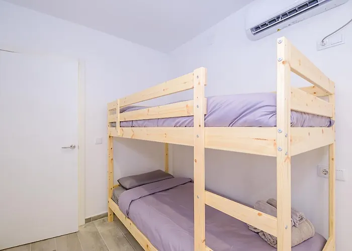 8 Pers, Equipped, 1 Min Playa Del Cura - 27b